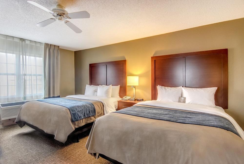 Comfort Inn & Suites Grafton-Cedarburg Екстер'єр фото