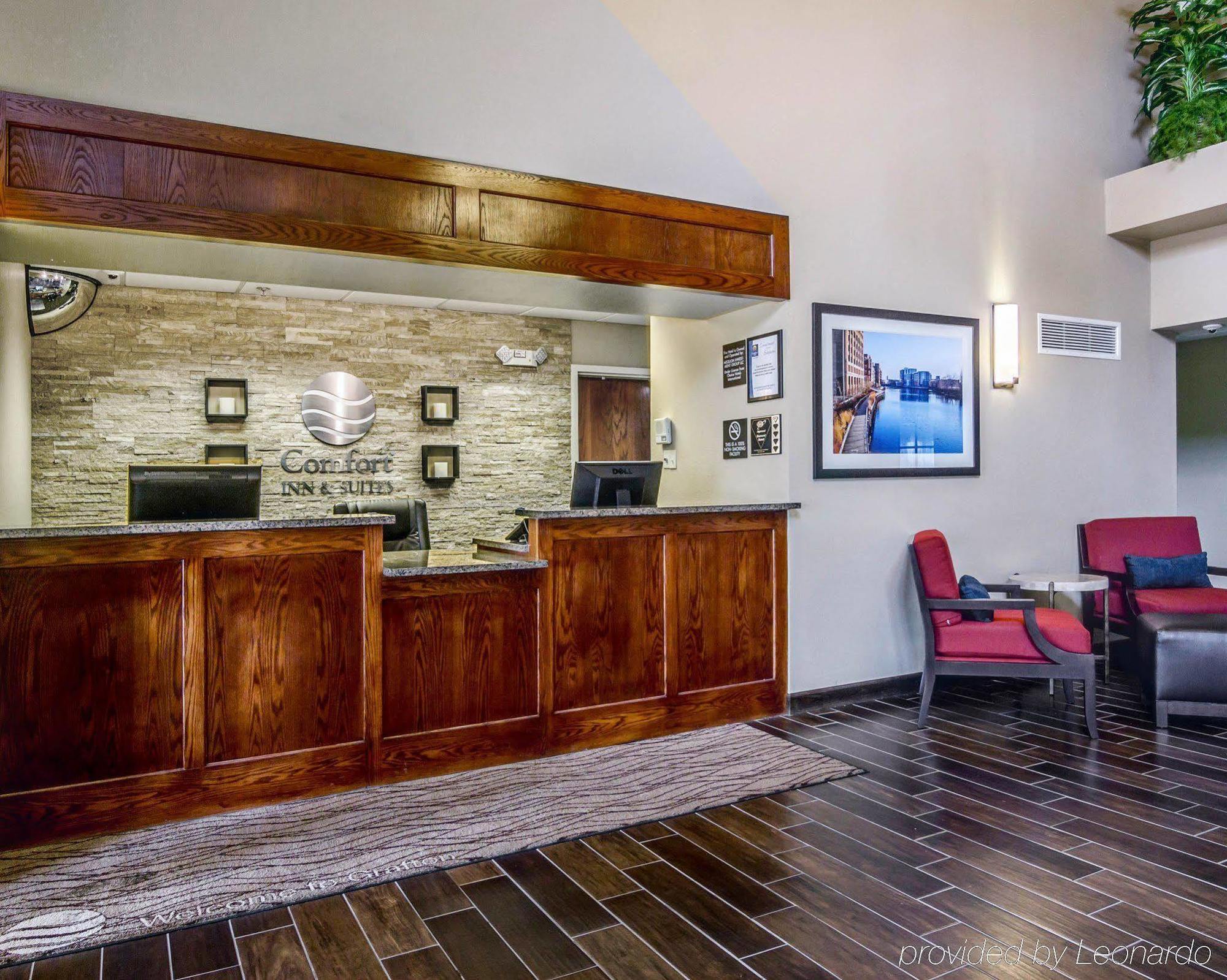 Comfort Inn & Suites Grafton-Cedarburg Екстер'єр фото
