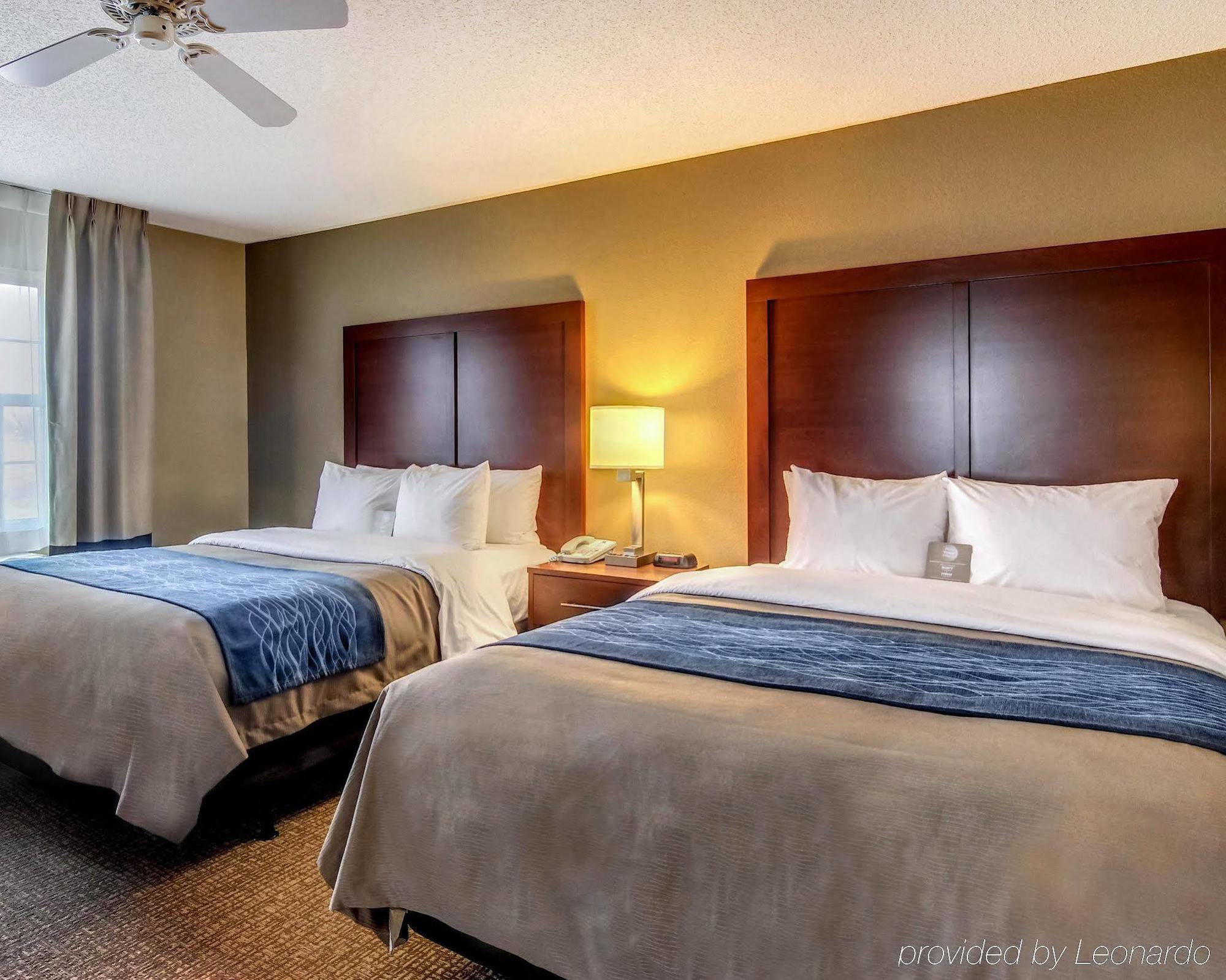 Comfort Inn & Suites Grafton-Cedarburg Екстер'єр фото