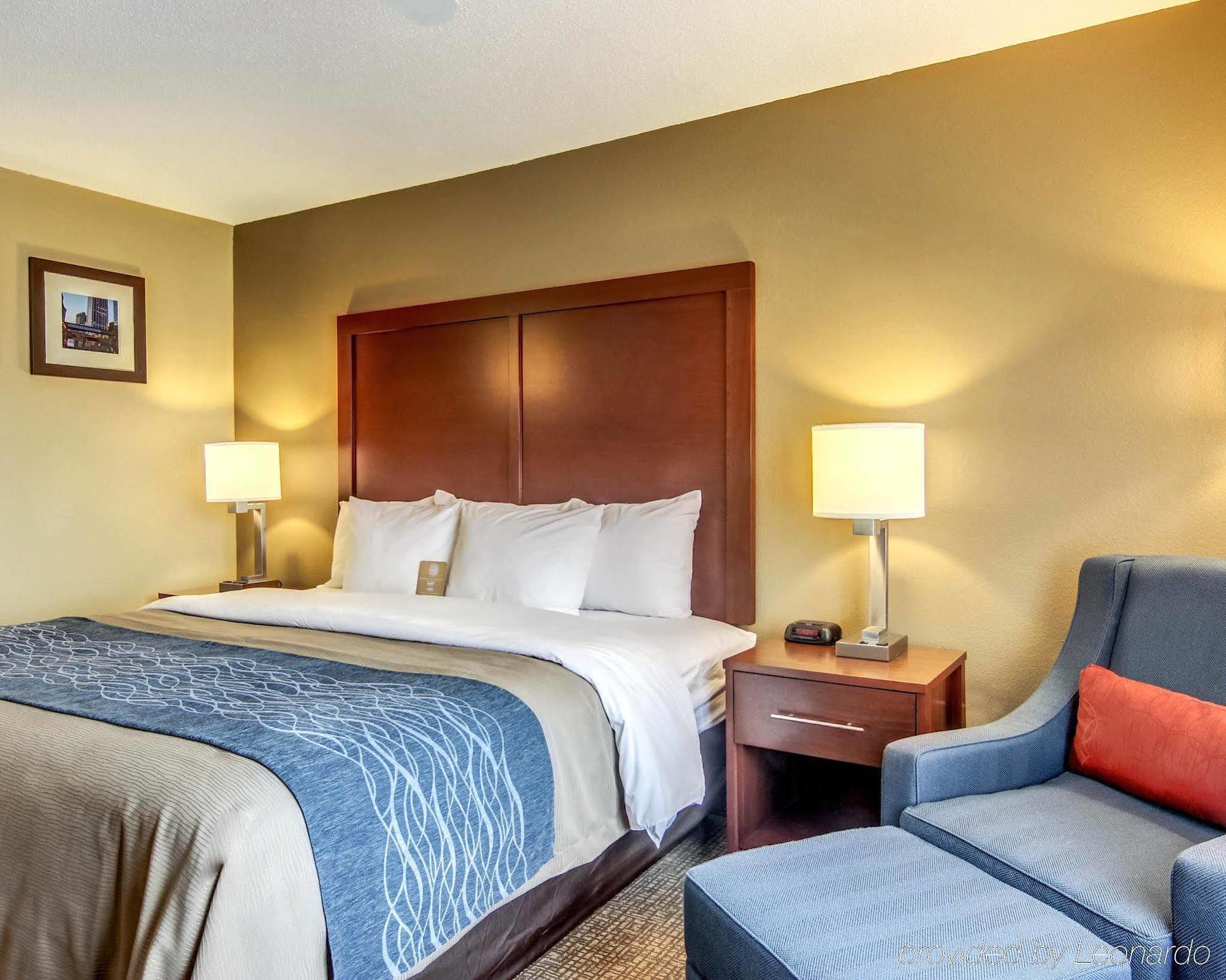 Comfort Inn & Suites Grafton-Cedarburg Екстер'єр фото